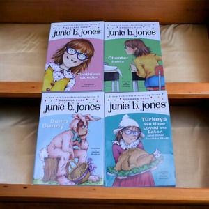 Lot of 4 Junie B Jones Books 20, 21, 27, 28 Cheater Pant Toothless Turkey Bunny